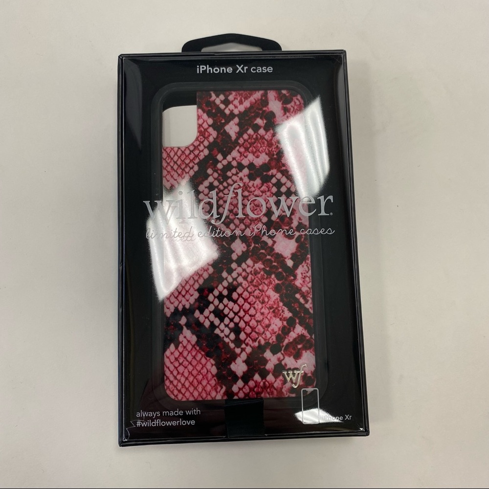 NWT Wildflower pink snakeskin iphone XR case